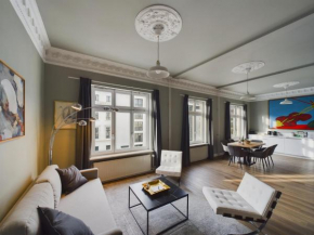 Art Apartments